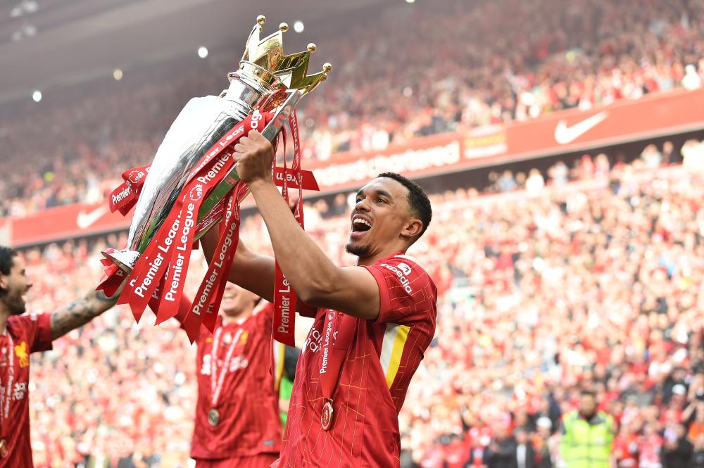 反转！皇马求齐达内救火至赛季末？传奇帅位悬念藏双重博弈